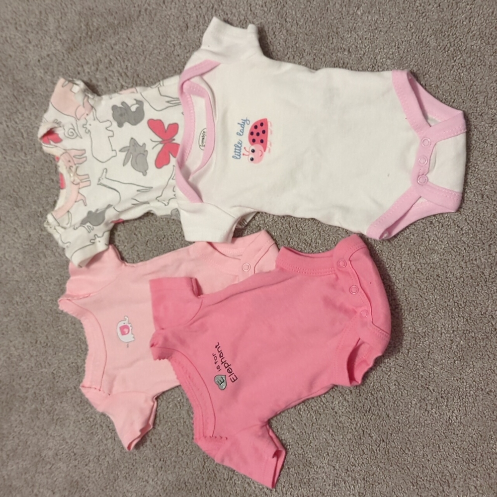 Nwot 4 Premie onesies